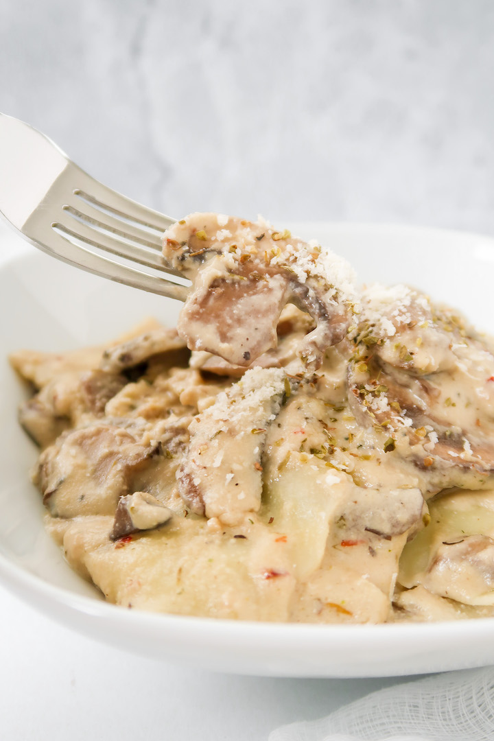 You won't believe this creamy mushroom sauce is gluten-free, dairy-free, and vegan! Pairs perfectly with pasta, meat, or vegetables.